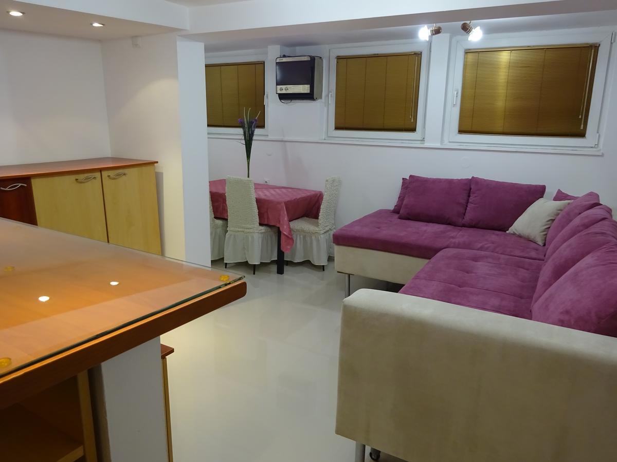 Jasmin White Apartment سكوبجي المظهر الخارجي الصورة
