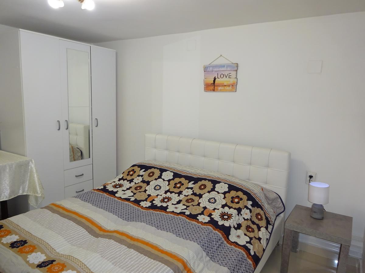 Jasmin White Apartment سكوبجي المظهر الخارجي الصورة